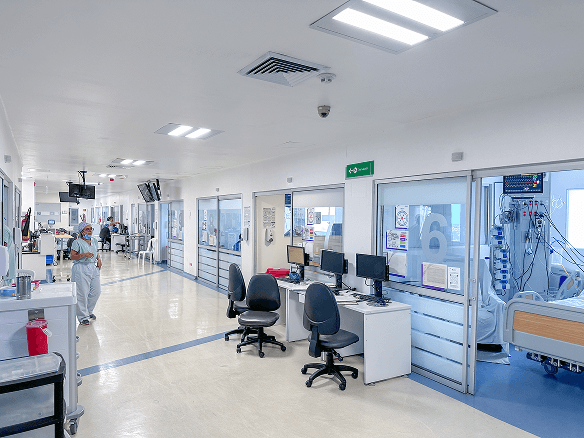 img1-Unidad de Cuidado Intensivo e Intermedio Clínica Farallones.png